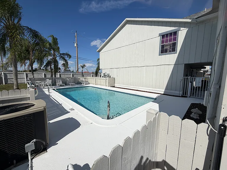 1005 SW 48th Ter #1 — Photo 18
