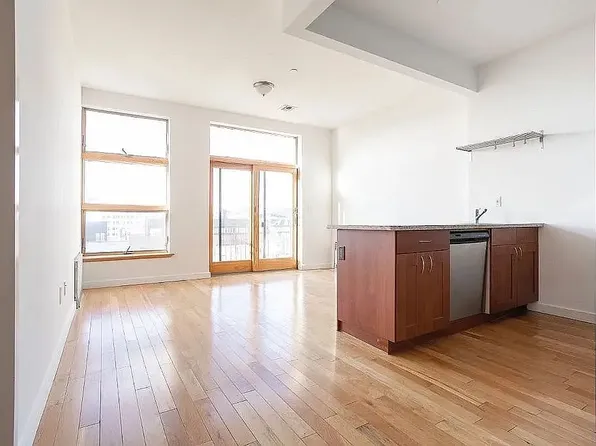 298 N 7th St #5B, Brooklyn, NY 11211