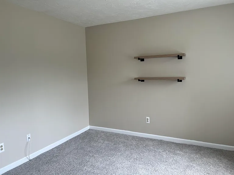 383 Huse Rd #25 — Photo 36