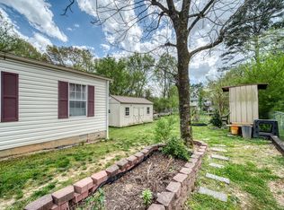 1568 Dallas Lake Rd, Hixson, TN 37343