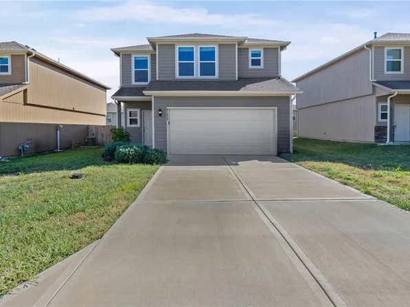 21317 W 215th Ter, Spring Hill, KS 66083