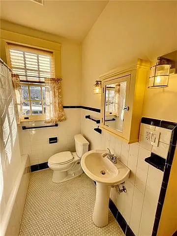 8014 Burthe St #B — Photo 22