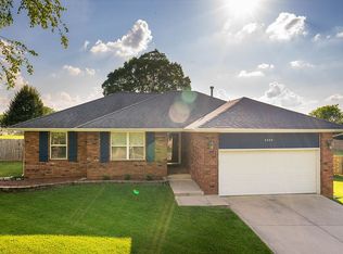 3349 S Palisades Dr, Springfield, MO 65807