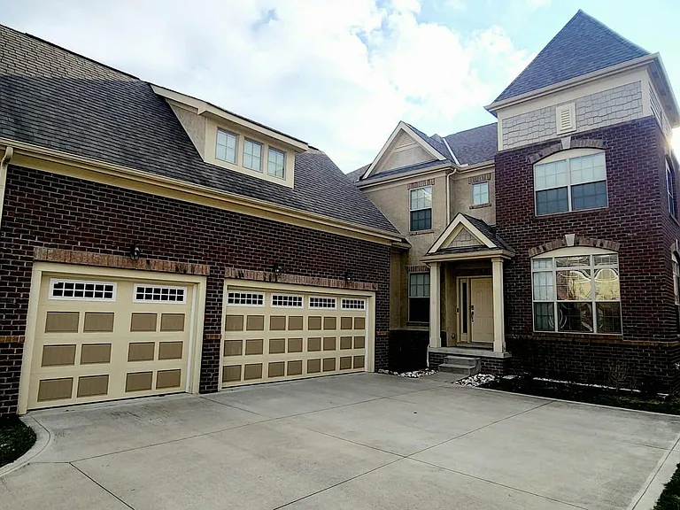 8043 Oak Meadow Dr — Photo 4