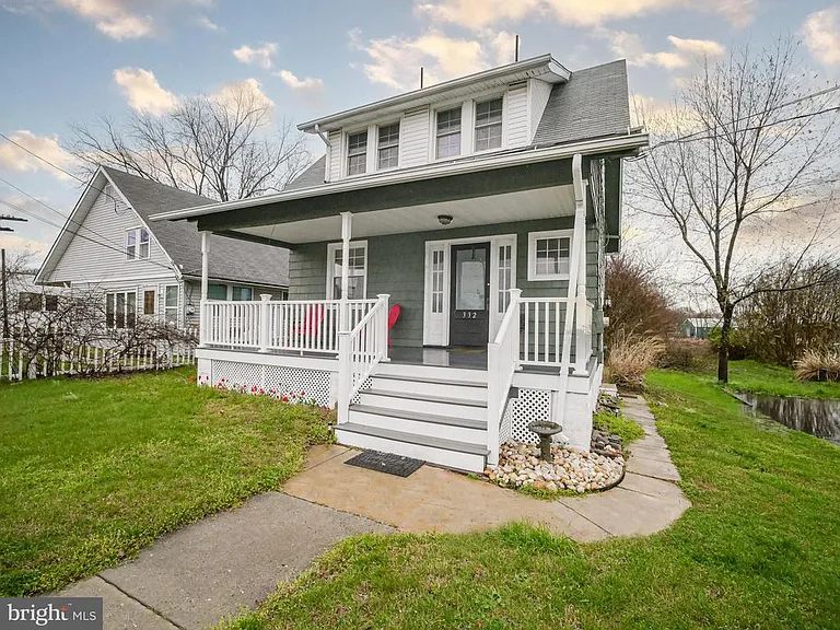 332 Crown Point Rd — Photo 3