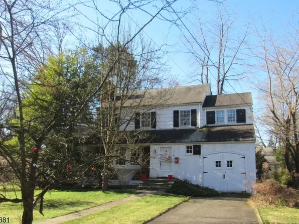 220 Orchard Pl, Ridgewood Village, NJ 07450