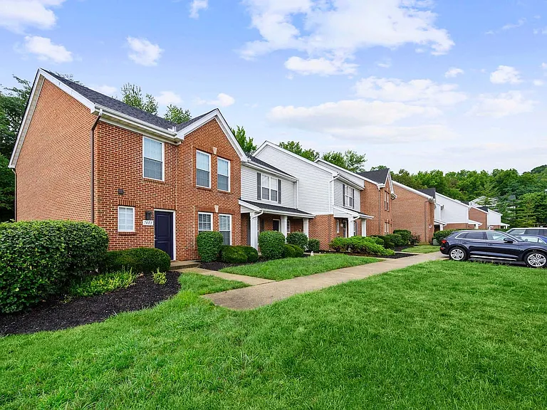 Ivy Hills Living Spaces — Photo 69
