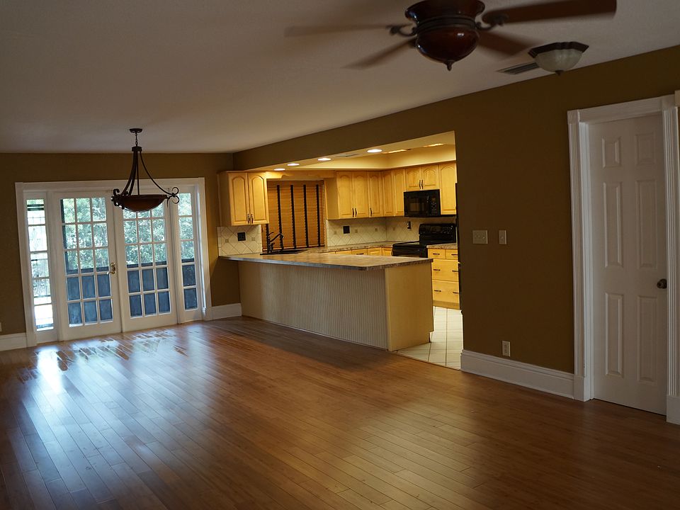 1st image of 4349 Coral Springs Dr #1E