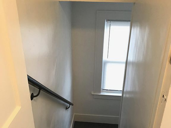 3rd image of 718 Park Ave N #2