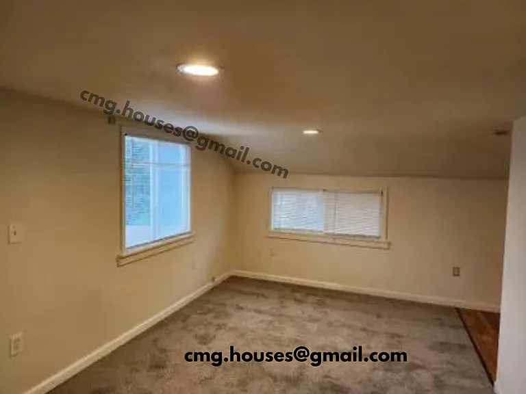 14602 Portland Ave SW #B — Photo 9