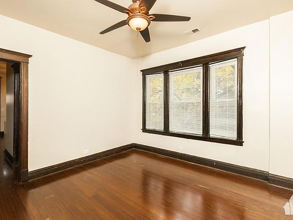 4th image of 1040 N Leavitt St APT 3R