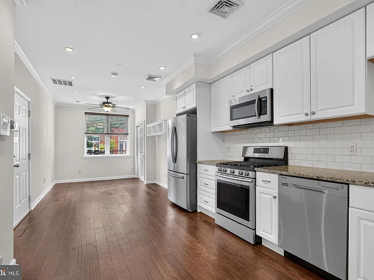 4435 Sansom St #1 — Photo 8