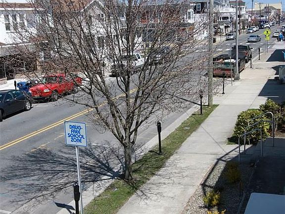 3rd image of 1125B Asbury Ave
