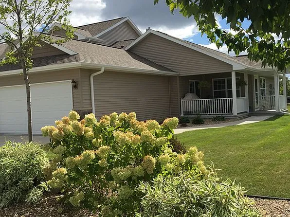 1237 Crescent View Dr NE, Cedar Rapids, IA 52402