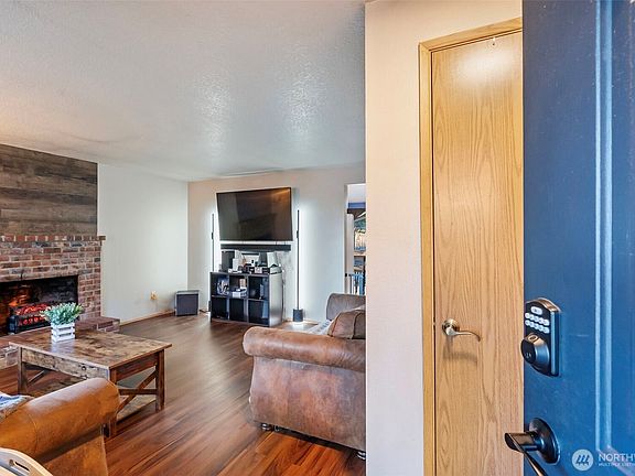 2nd image of 14717 NE 51ST Street