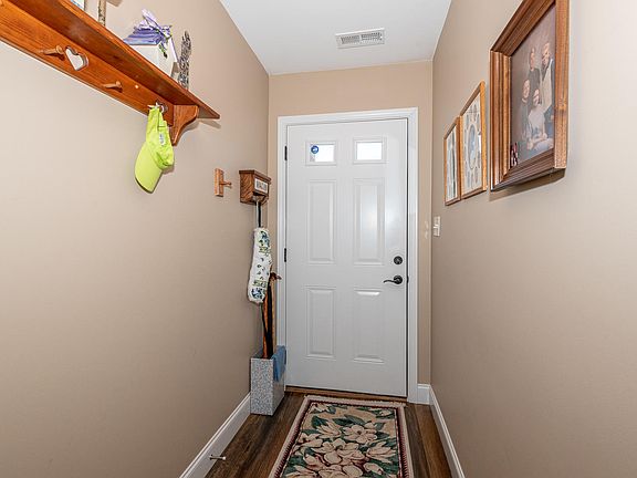 4th image of 2763 Waters Place Dr