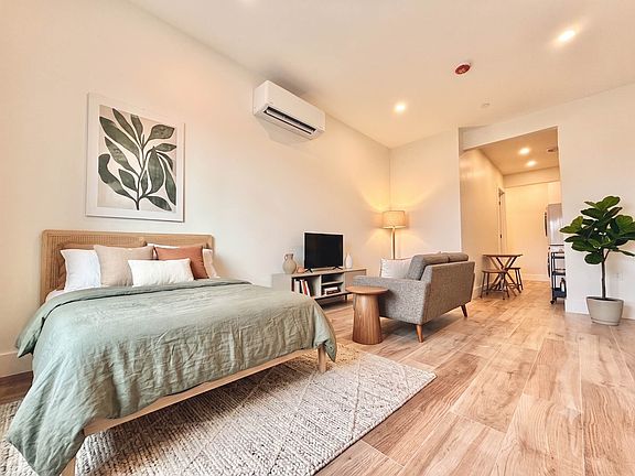 2nd image of 940 New York Ave #3B