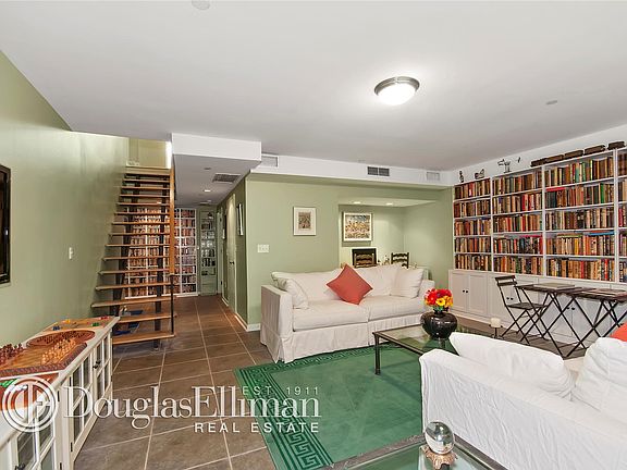 5th image of 82 Guernsey St APT 1B