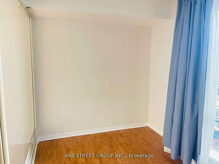 1001 Bay St #2213 — Photo 9