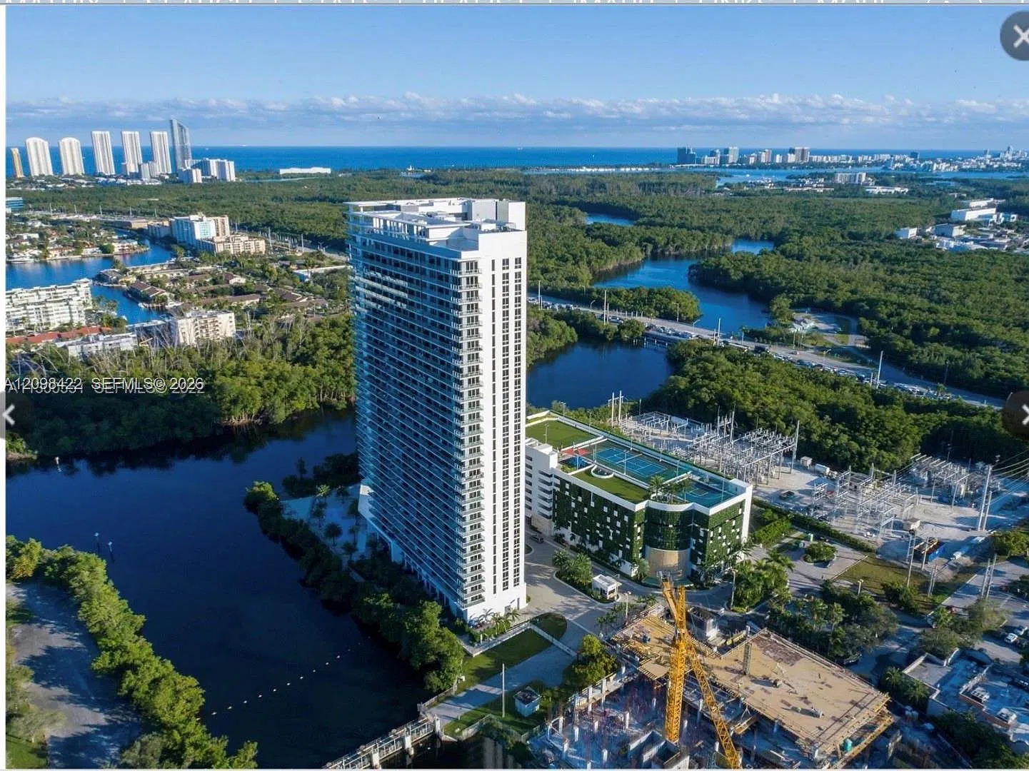 The Harbour North Condo — Photo 3