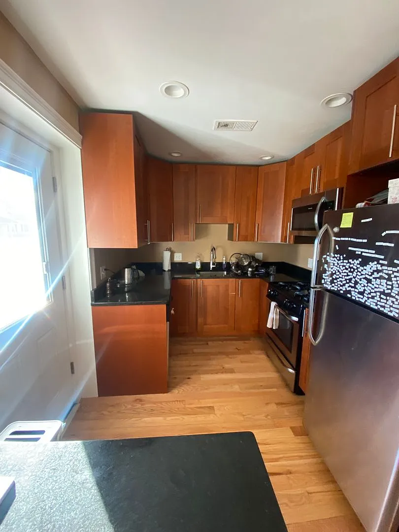 Spacious, Renovated Brookline Village 4 bed/2 bath on Linden St. Pet Friendly Students Welcome — Photo 3