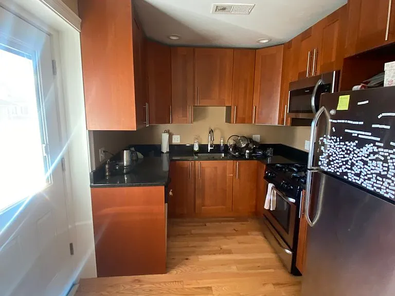 32 Linden St #203 — Photo 3