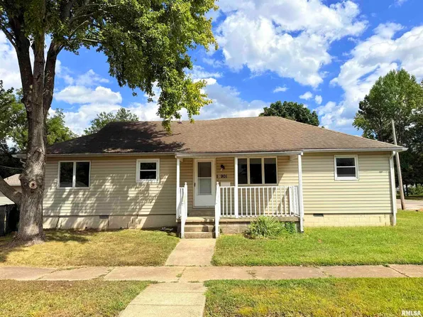 901 E Clark St, West Frankfort, IL 62896