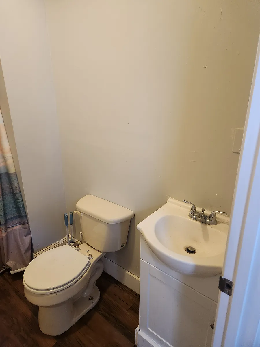Building Photo - 566 W Philadelphia St #1