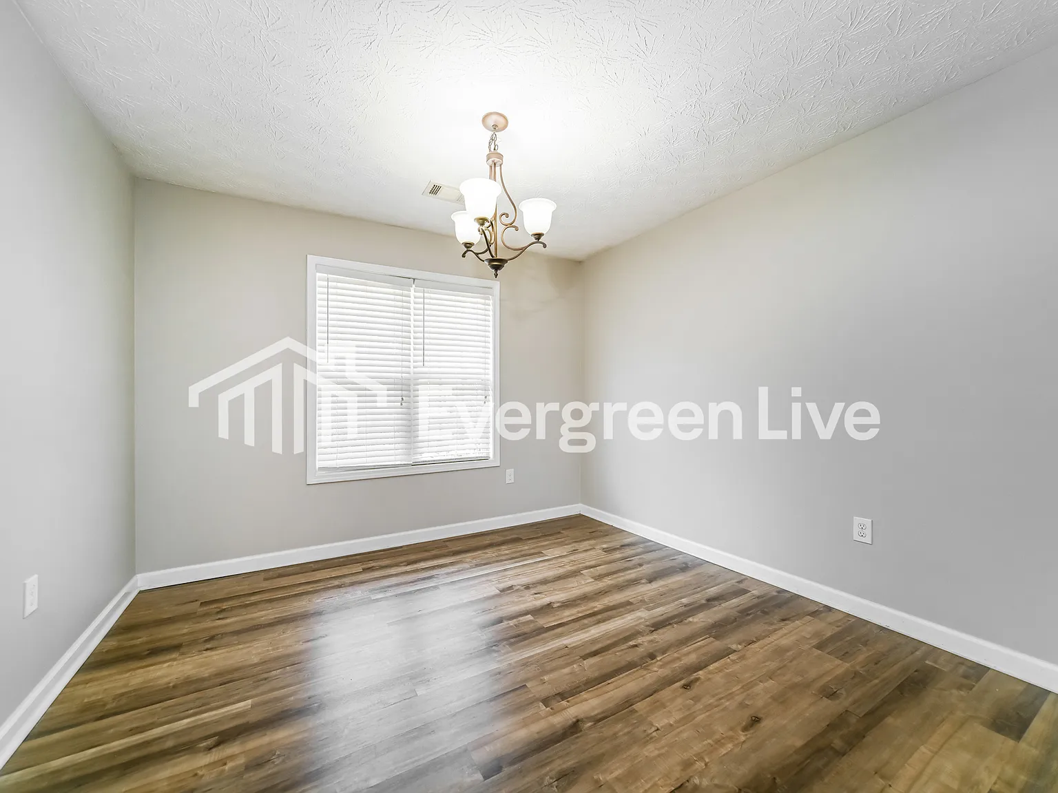 3 bed, 2.0 bath, 1642 sqft, $1,695 — Photo 4
