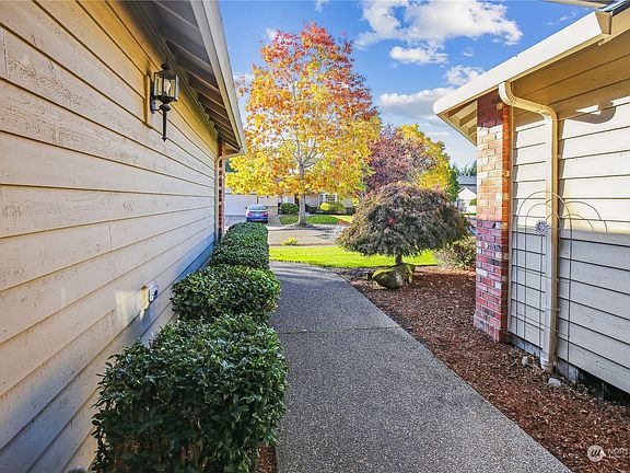 4th image of 2817 NE 174th Ave Avenue