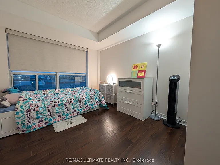 60 Fairfax Cres #425 — Photo 9