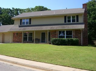 1204 Woodview Ln, Edmond, OK 73013