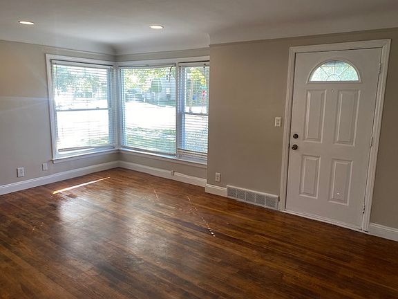2nd image of 26314 Dartmouth St