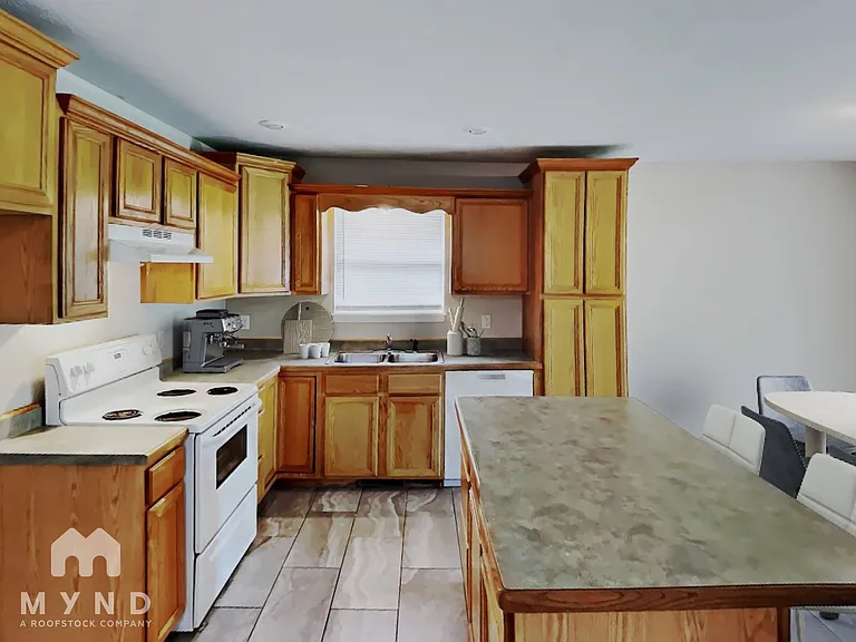 730 N Elder Ave — Photo 4