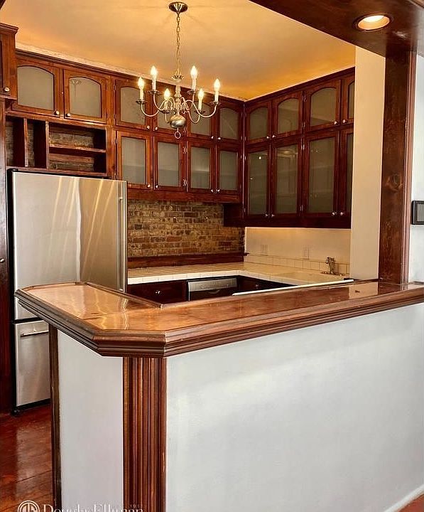 2nd image of 452 W 44th St #3