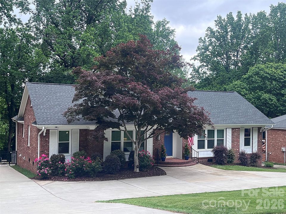 2nd image of 3741 Riverbend Rd