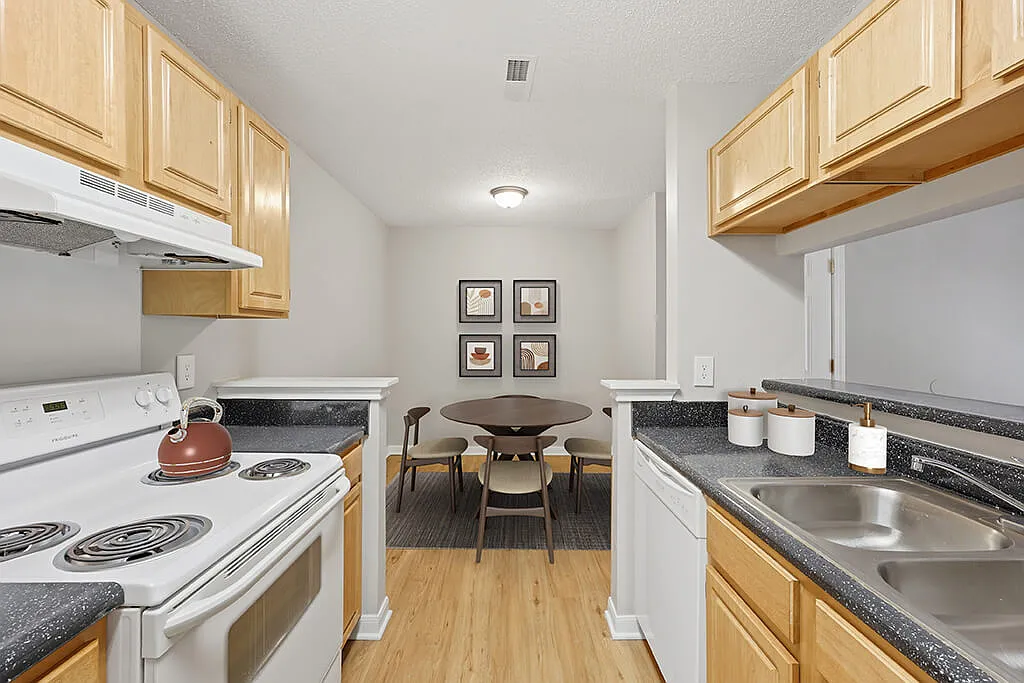 Greens of Pine Glen Apartments — Photo 2