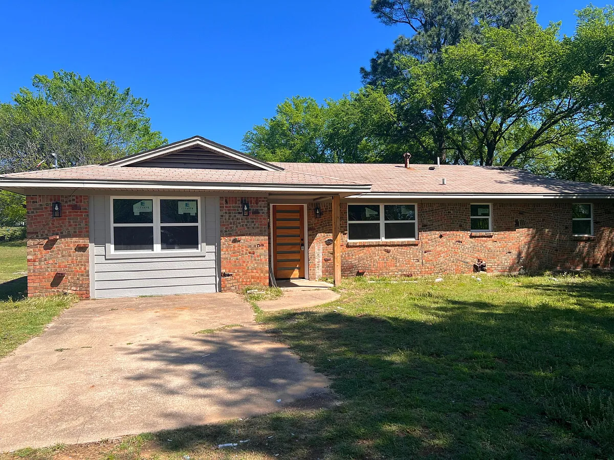 Building Photo - 3007 Stafford Dr