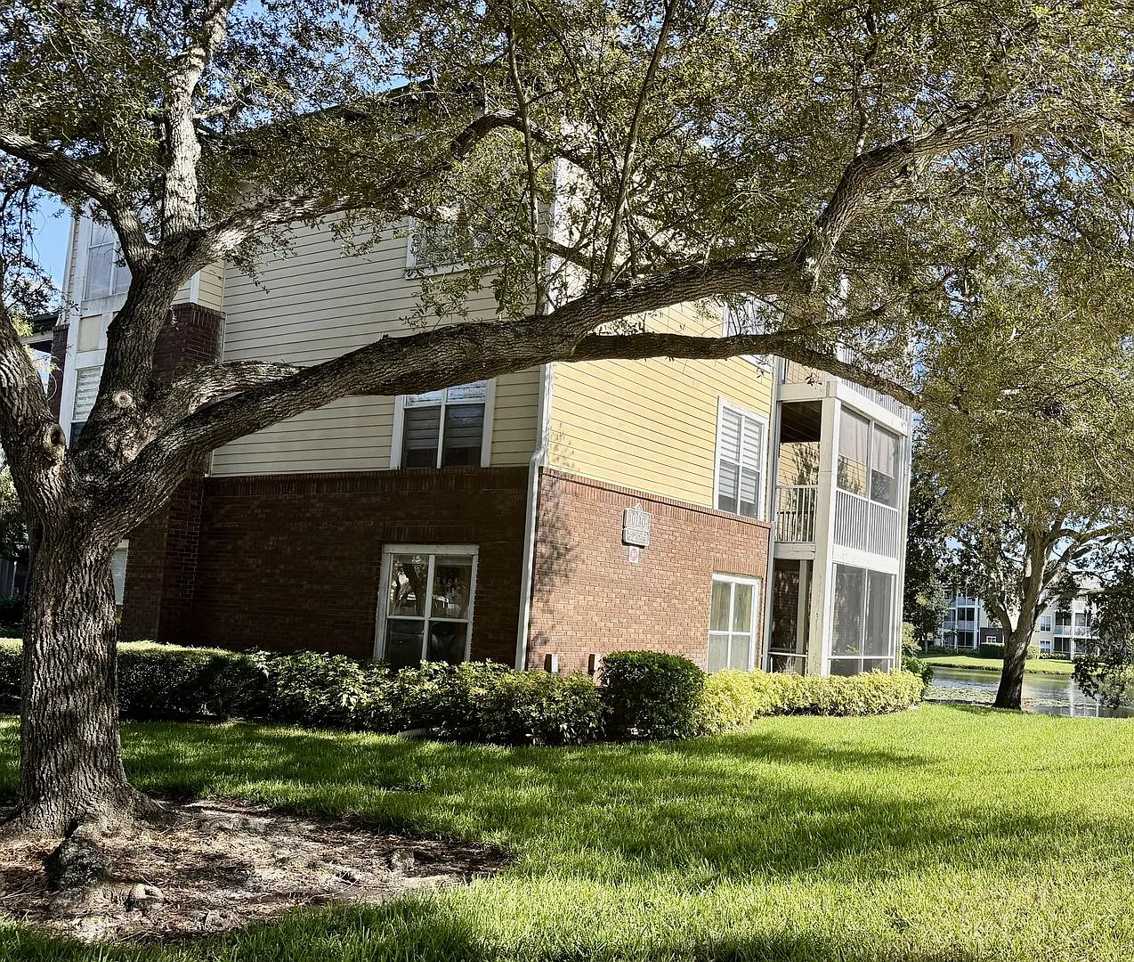 10110 Winsford Oak Blvd — Photo 2