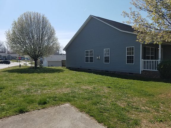 3rd image of 1736 Kay St
