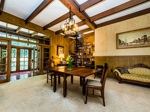 5th image of 2813 S Lakeshore Dr