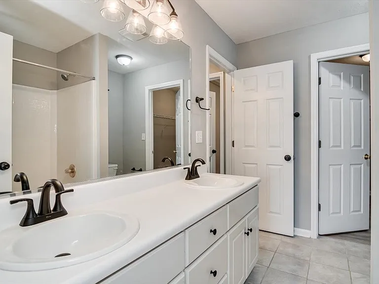 124 Palmer Ct — Photo 23