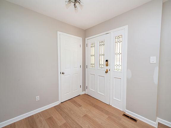 2nd image of 325 Fairlane Dr