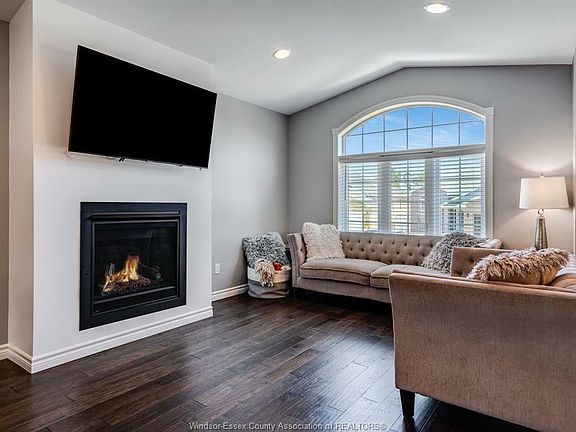 2nd image of 1095 Icewater Ave
