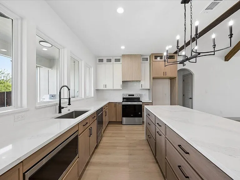 3405 Preston Club Dr — Photo 5