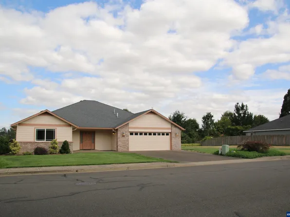 811 S 5th St, Jefferson, OR 97352