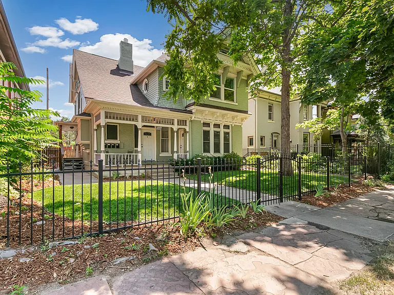208 S Lincoln St #C — Photo 15