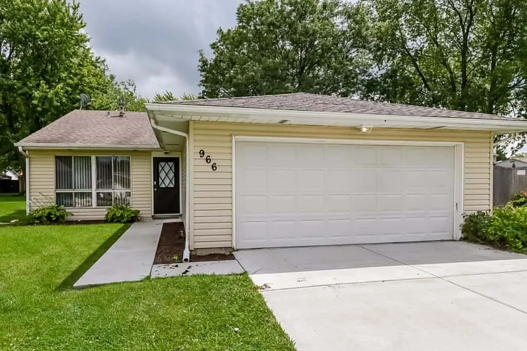 966 Copley Ln photo 1