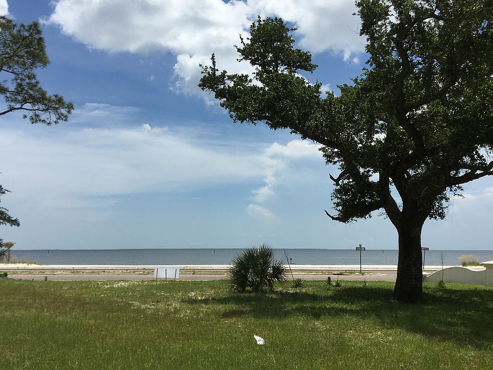 2nd image of 794 W Beach Blvd