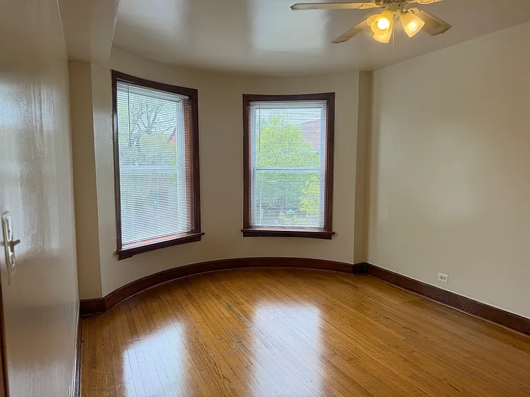 5717 S Prairie Ave #2 — Photo 3
